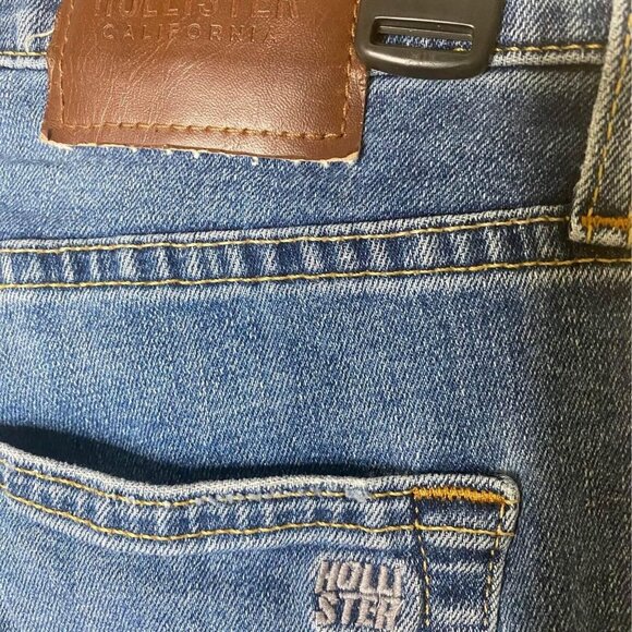 Hollister Women's Size 31 Epic Flex‎ 9" Distressed Skinny Denim Jean Shorts - Picture 7 of 7